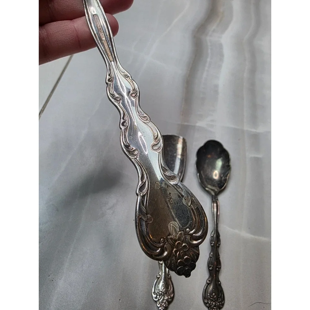 International Silverplate Vintage Cold Meat Fork Sugar Spoon Butter Knife Set A6